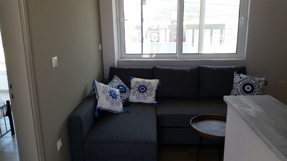 Ria's Deluxe Apartments