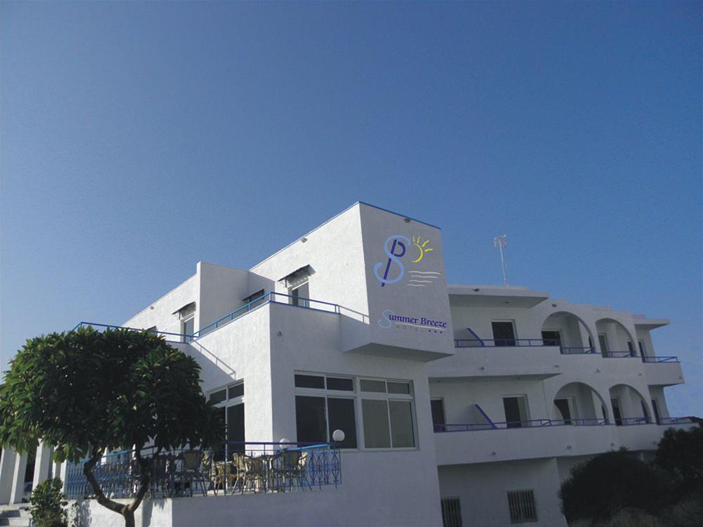 Summer Breeze Hotel