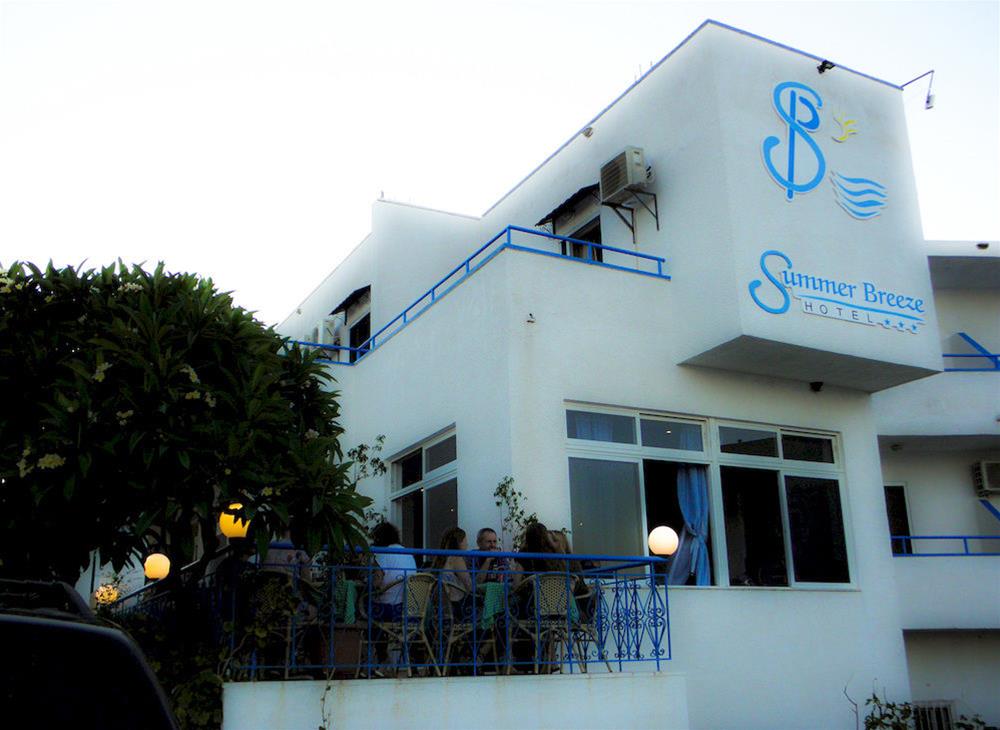 Summer Breeze Hotel