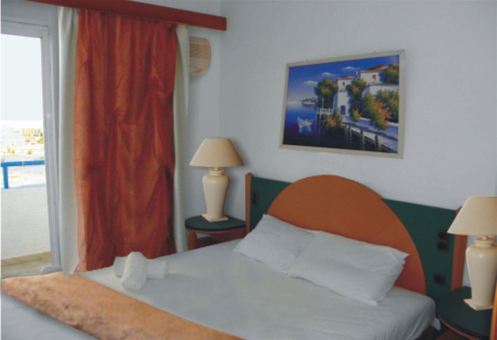 Summer Breeze Hotel