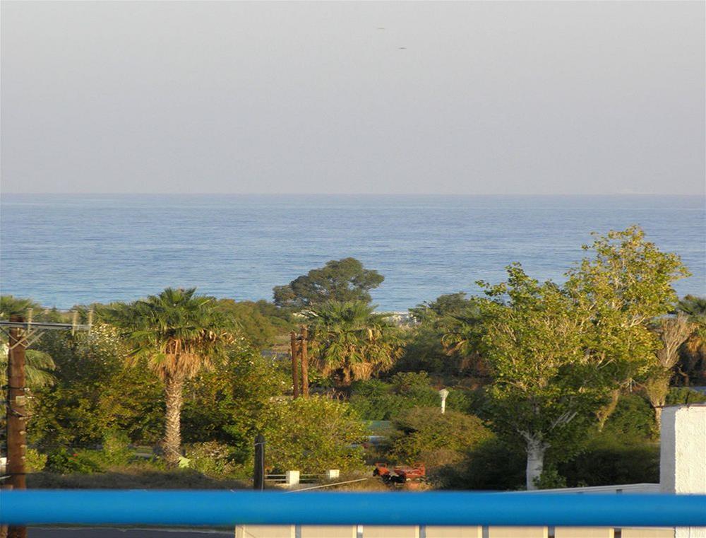 Summer Breeze Hotel