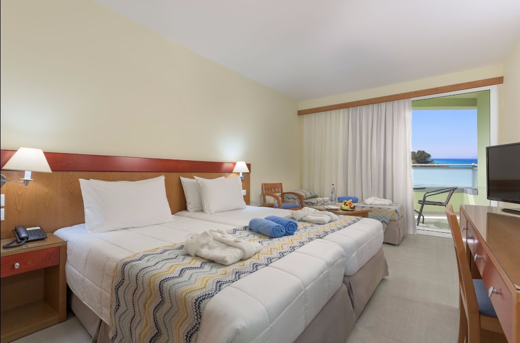 Avra Beach Resort Hotel & Bungalows