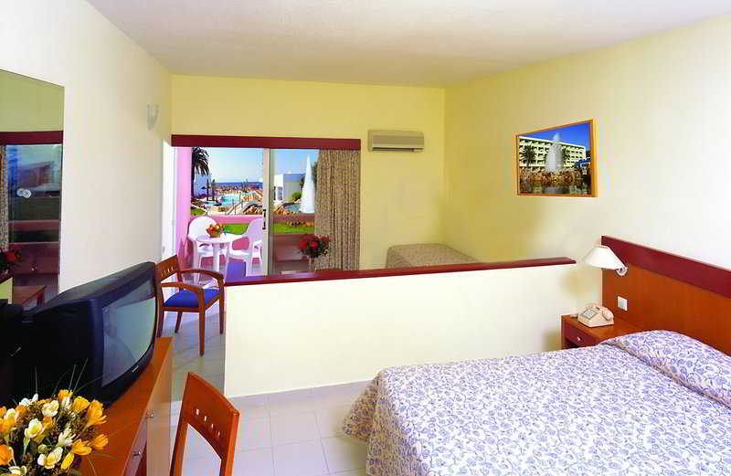 Avra Beach Resort Hotel & Bungalows