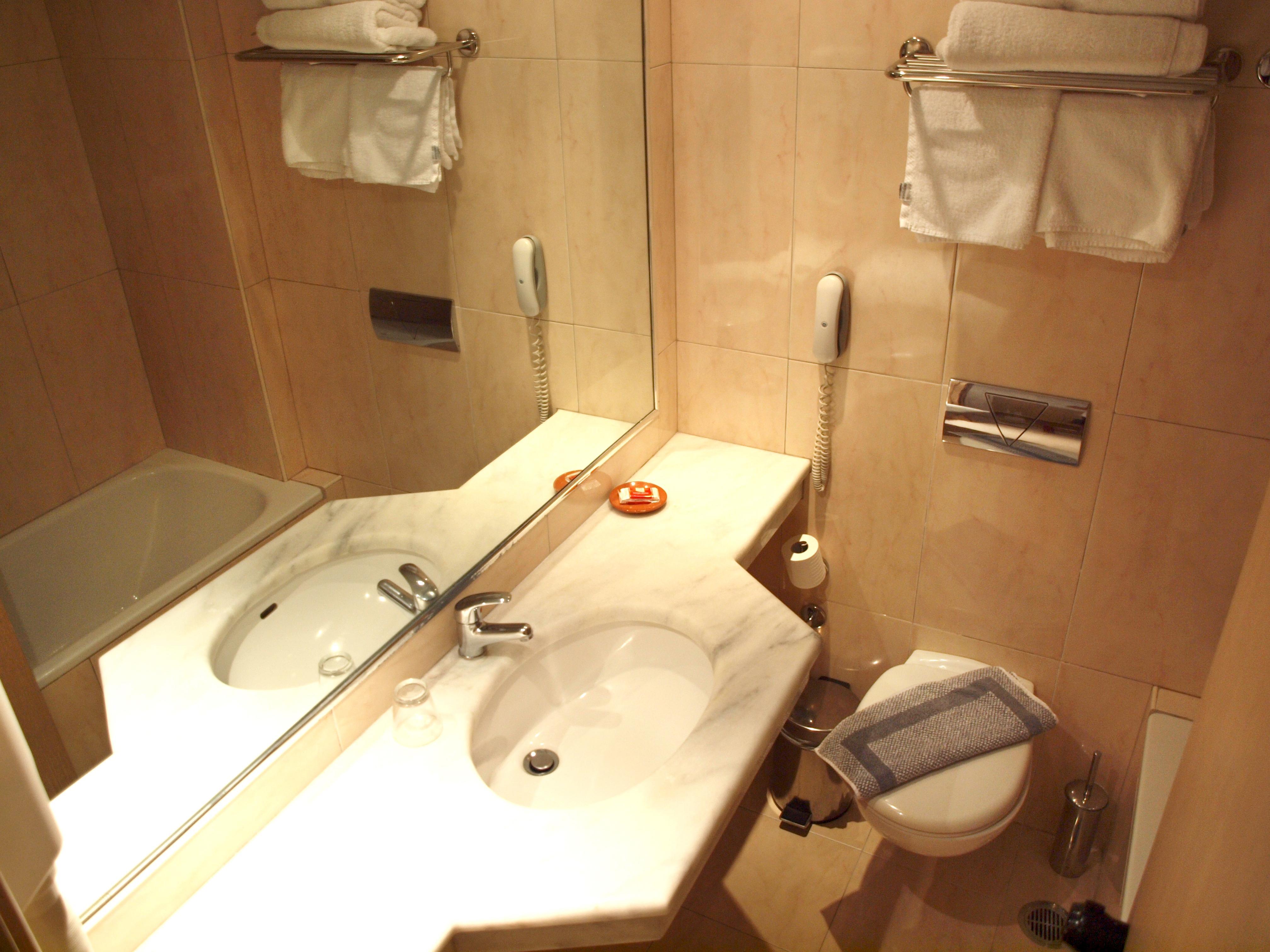 Caravel Apartment Hotel