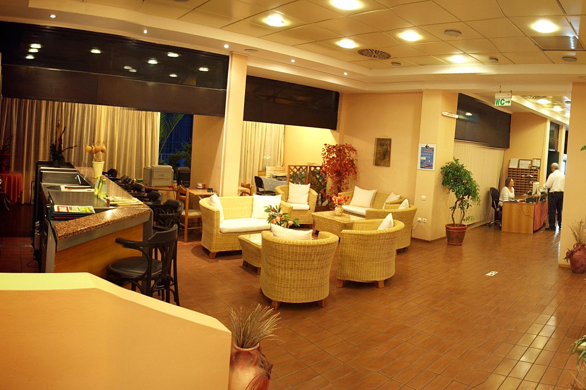 Caravel Apartment Hotel