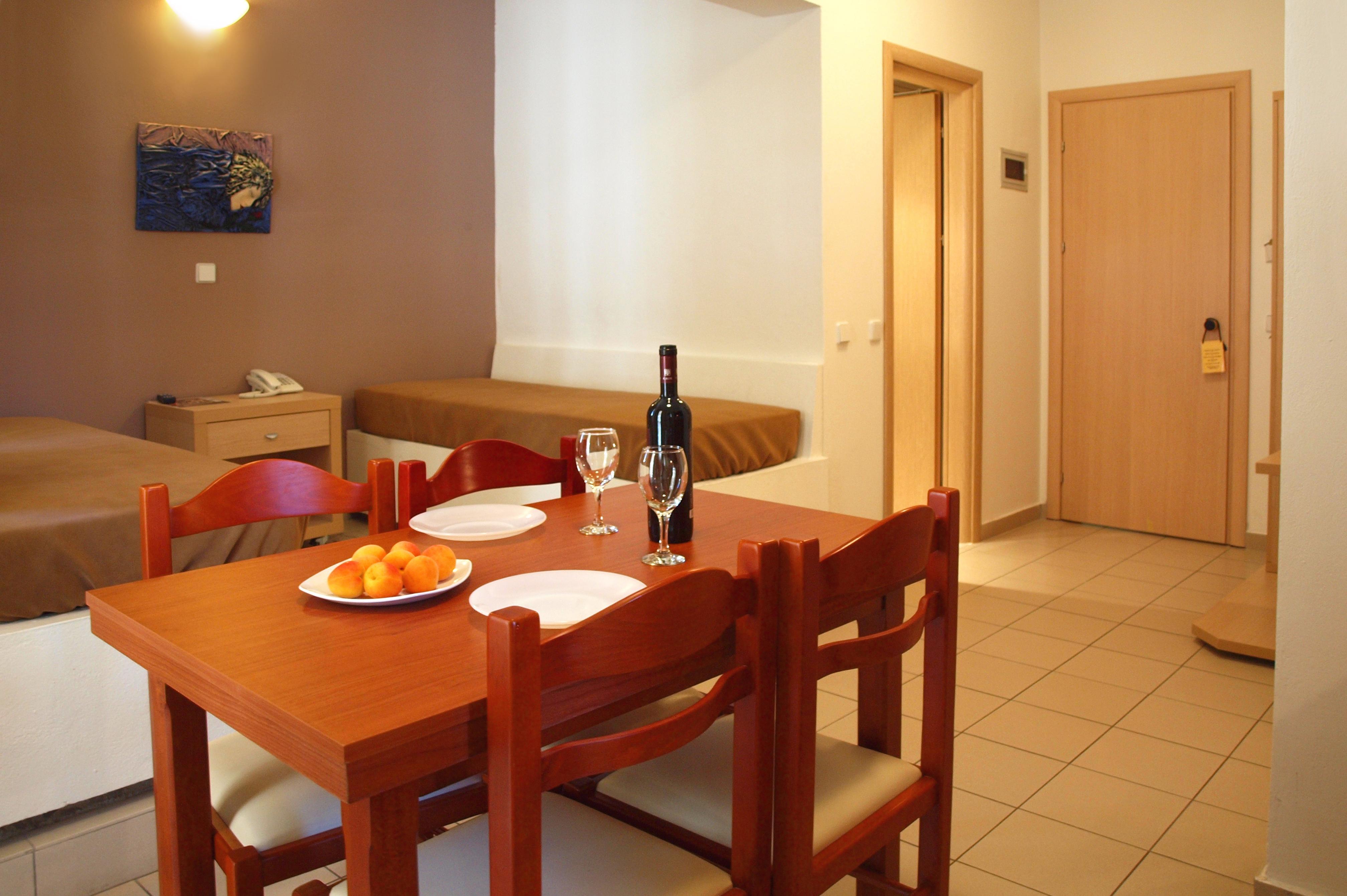 Caravel Apartment Hotel