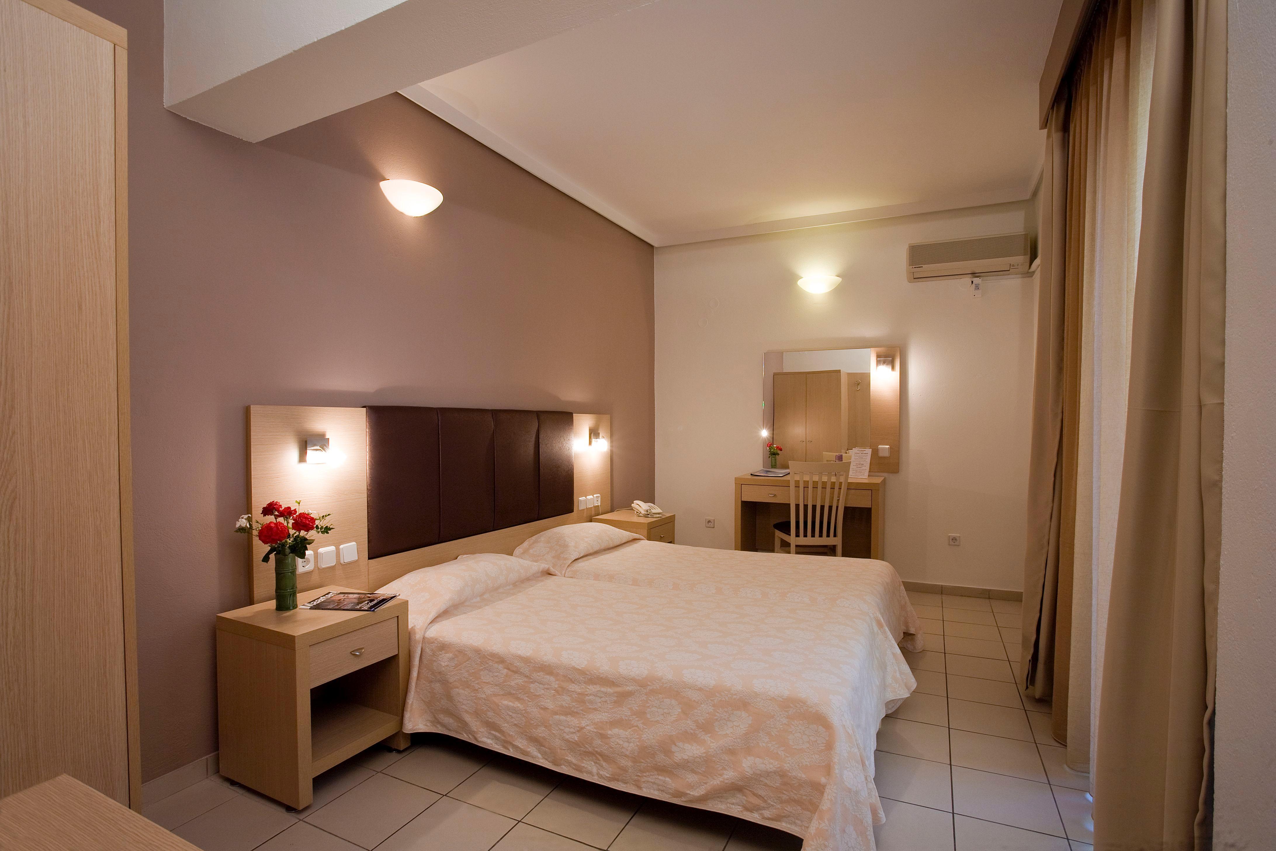 Caravel Apartment Hotel