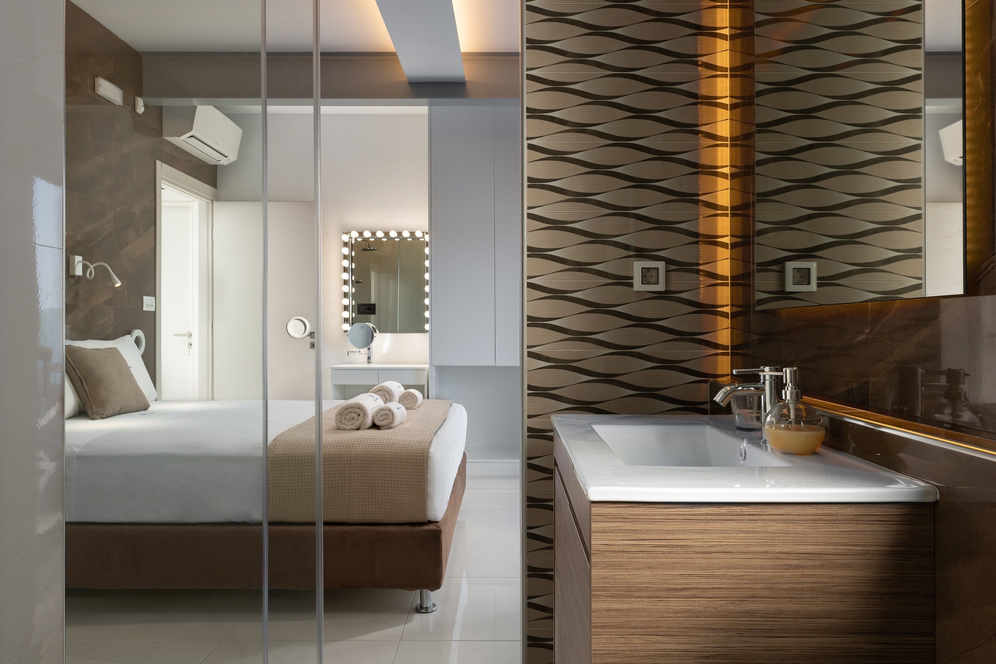 Rhodes SkyLine Suites