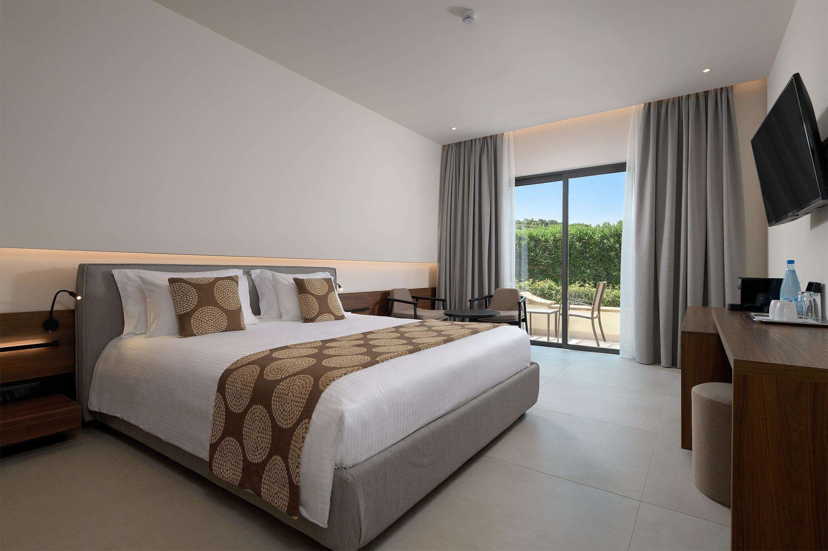 The Ixian Grand & All Suites