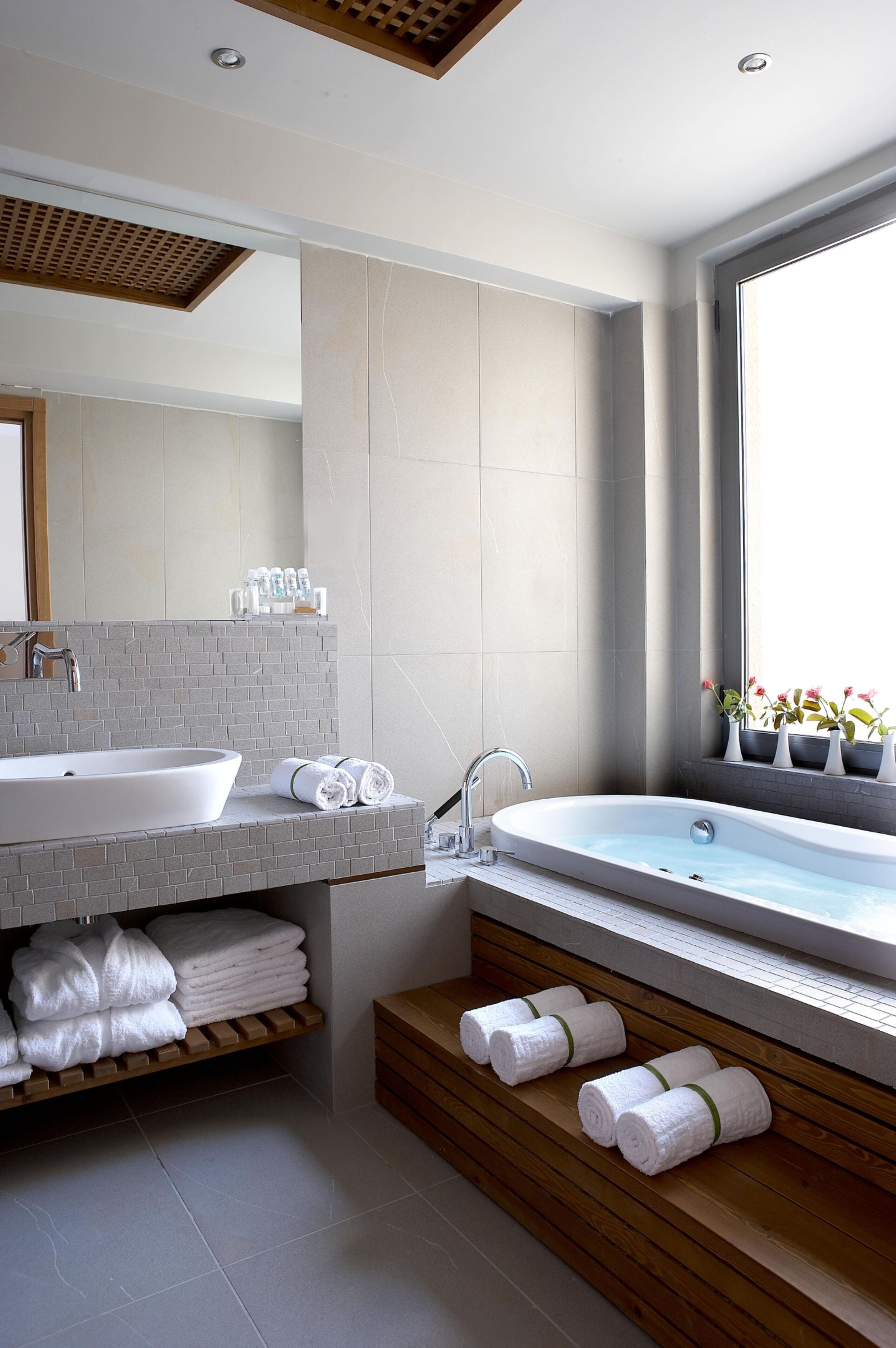The Ixian Grand & All Suites