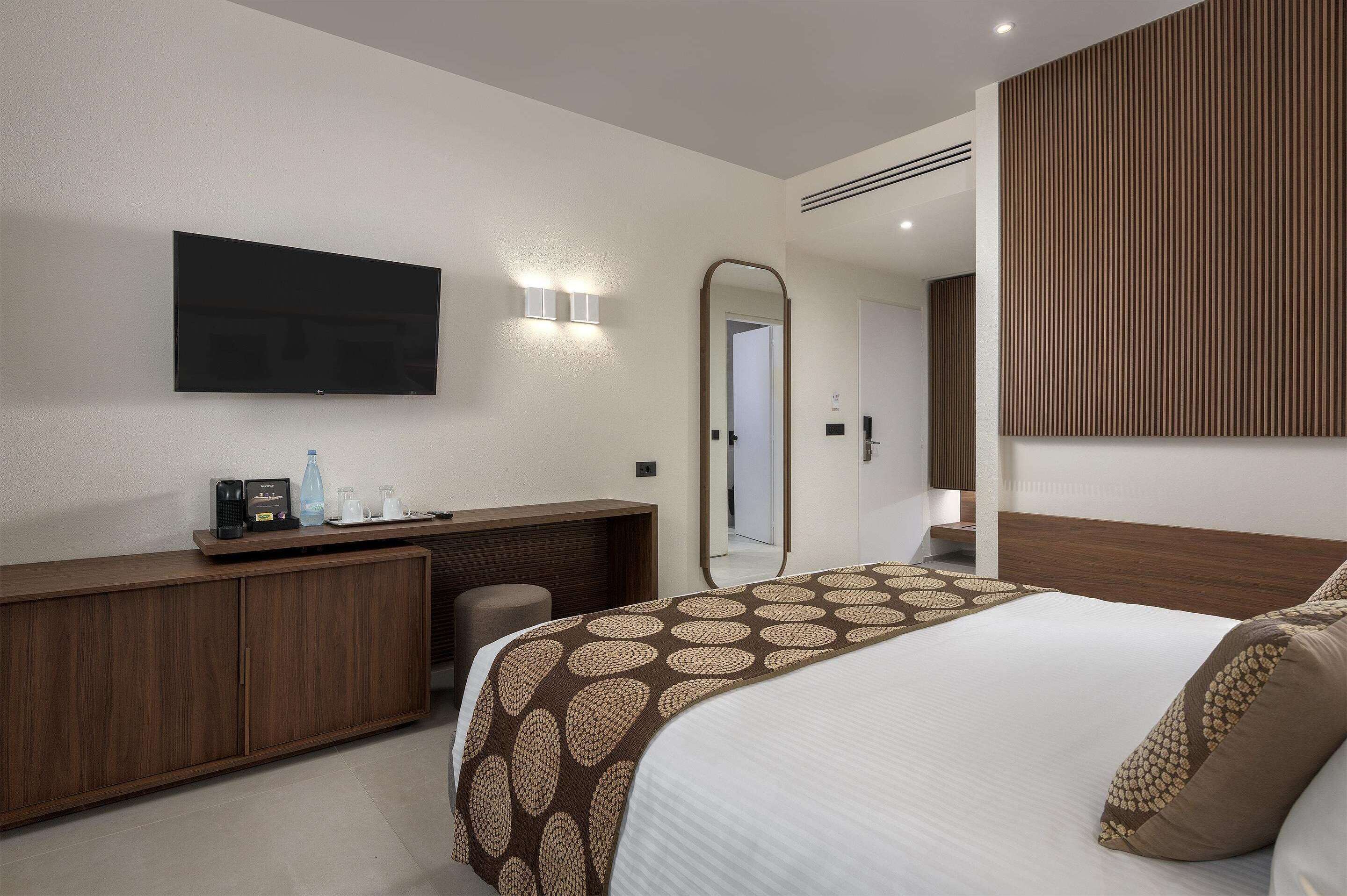 The Ixian Grand & All Suites