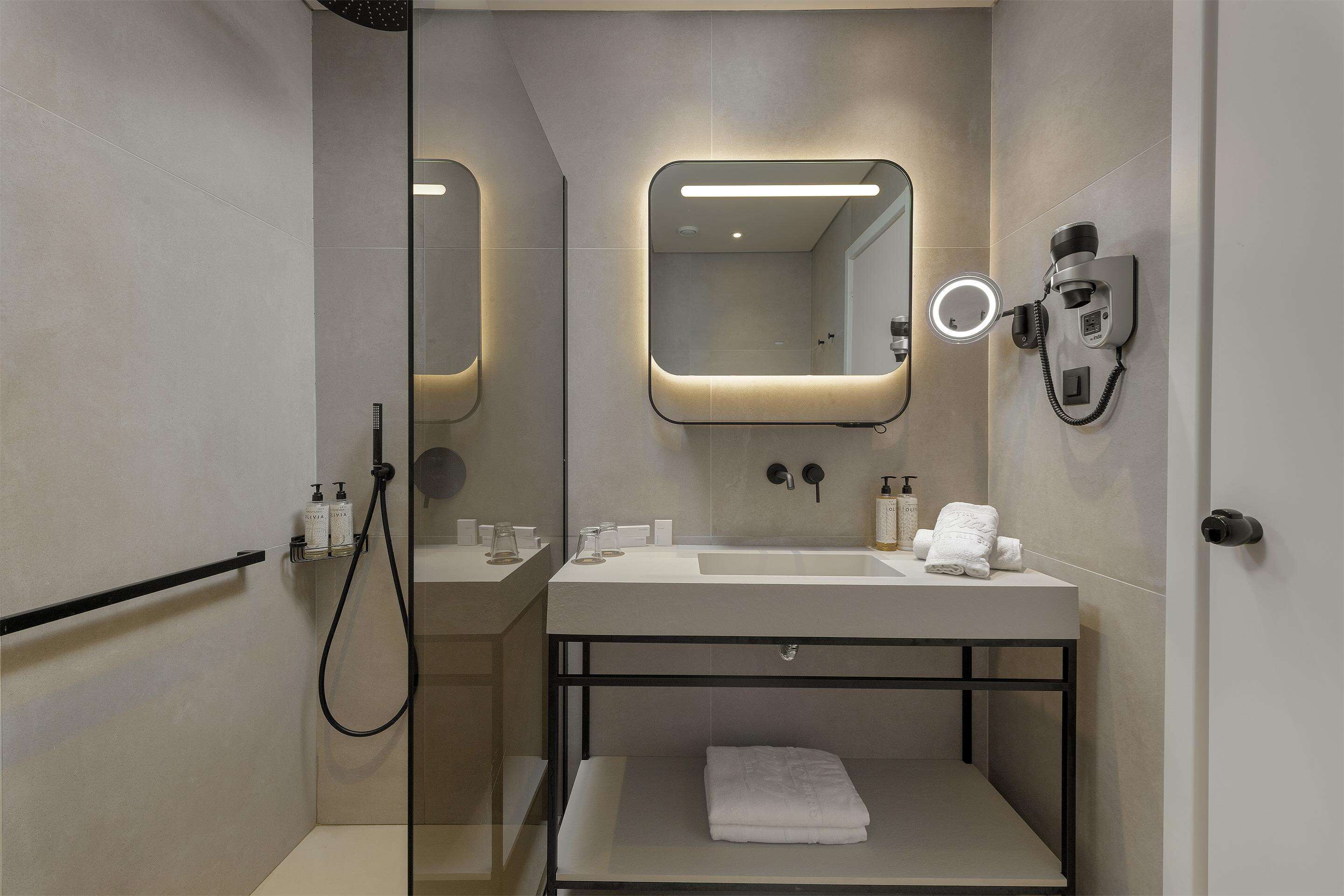 The Ixian Grand & All Suites