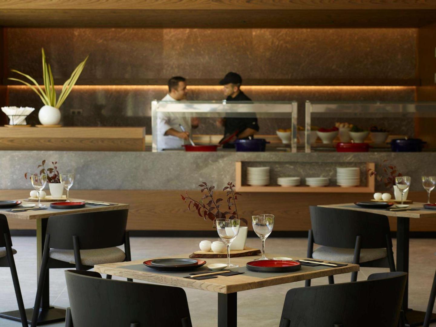 The Ixian Grand & All Suites