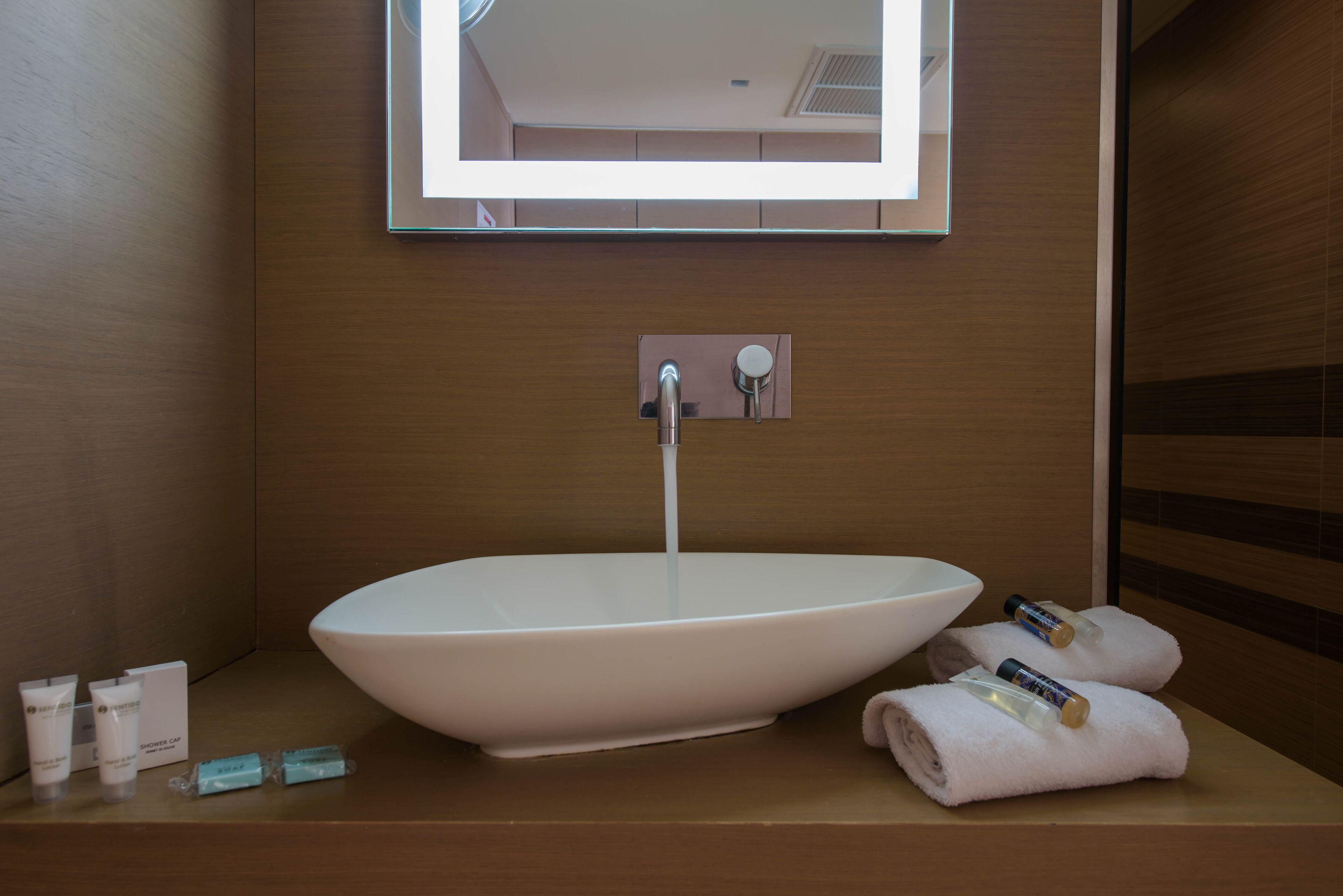The Ixian Grand & All Suites