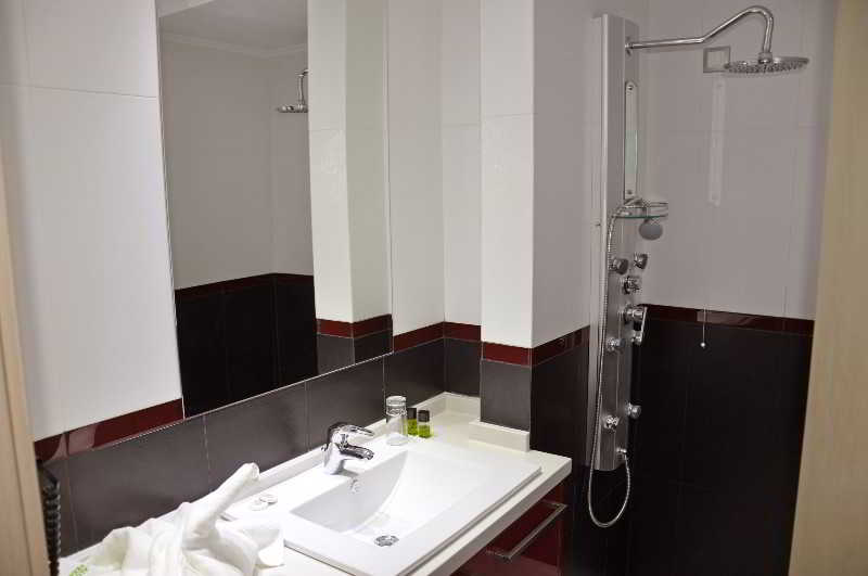 Daniel Apartments & Suites