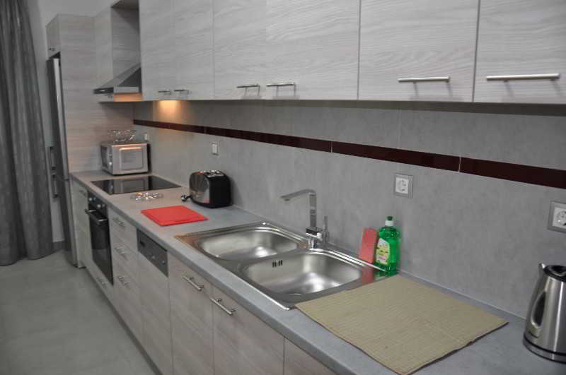Daniel Apartments & Suites