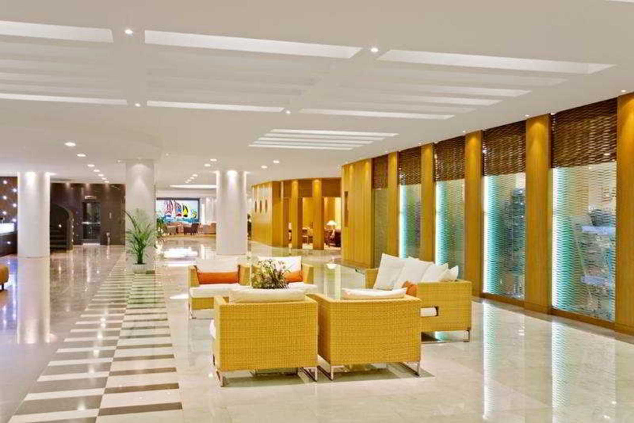 Eden Roc Resort Hotel