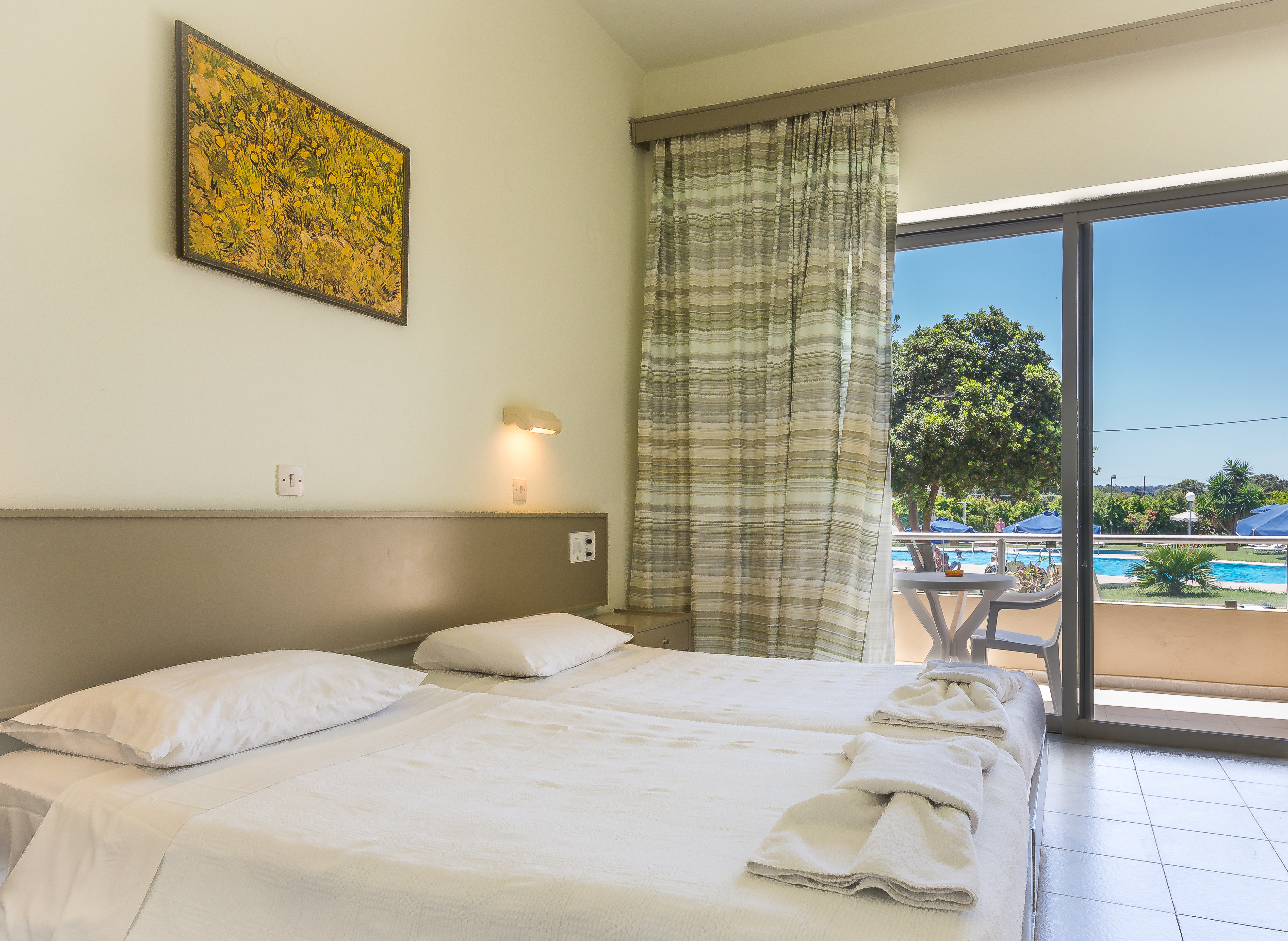 Amira Hotel