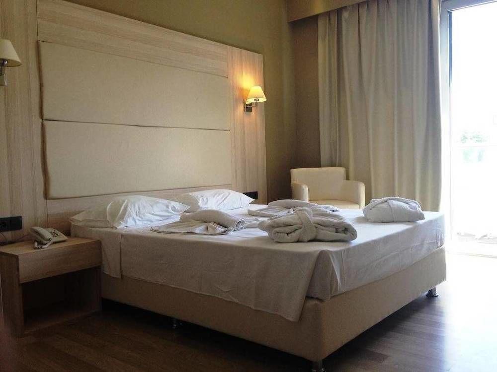 Delfinia Resort Hotel