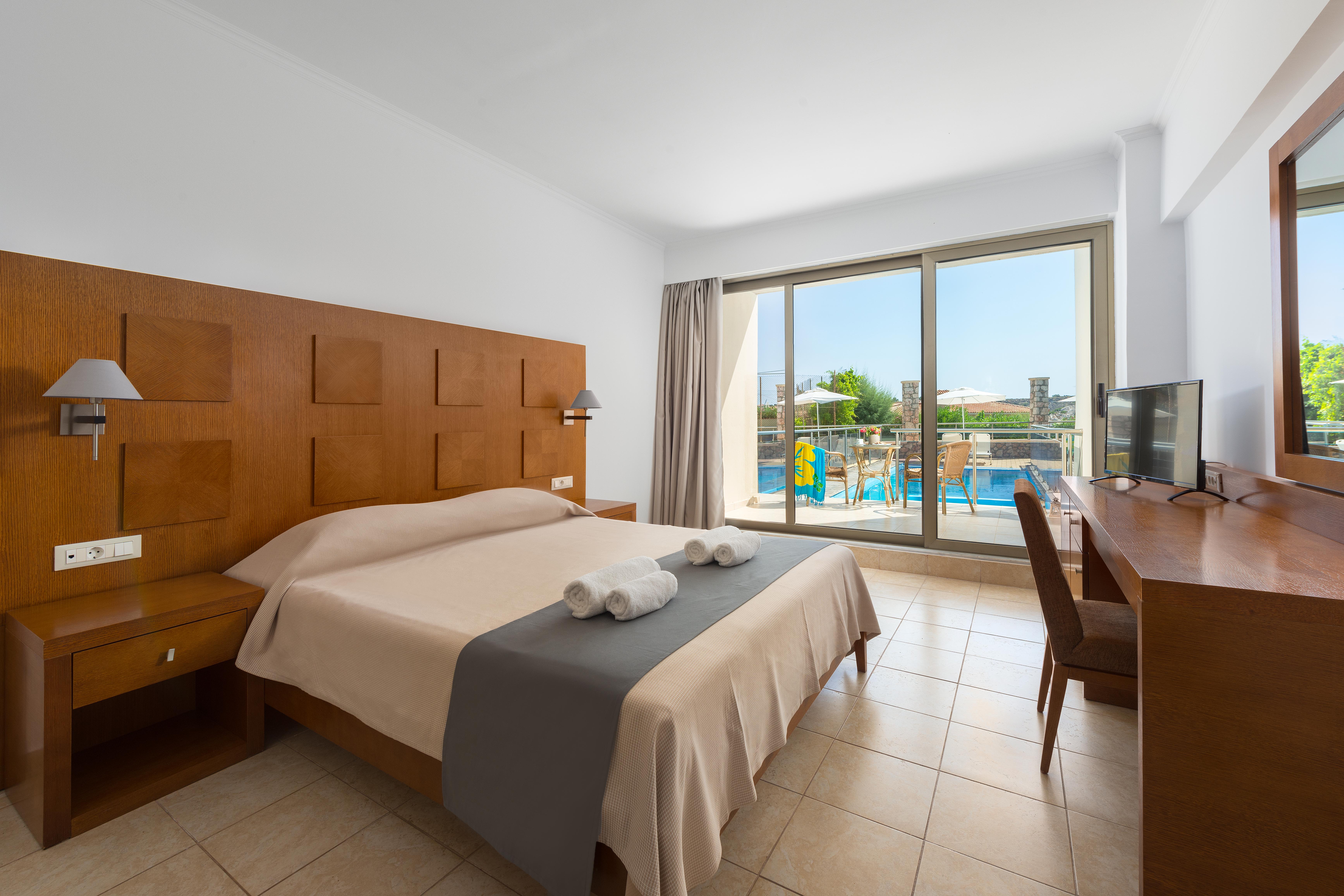 Paralos Rodos Lifestyle