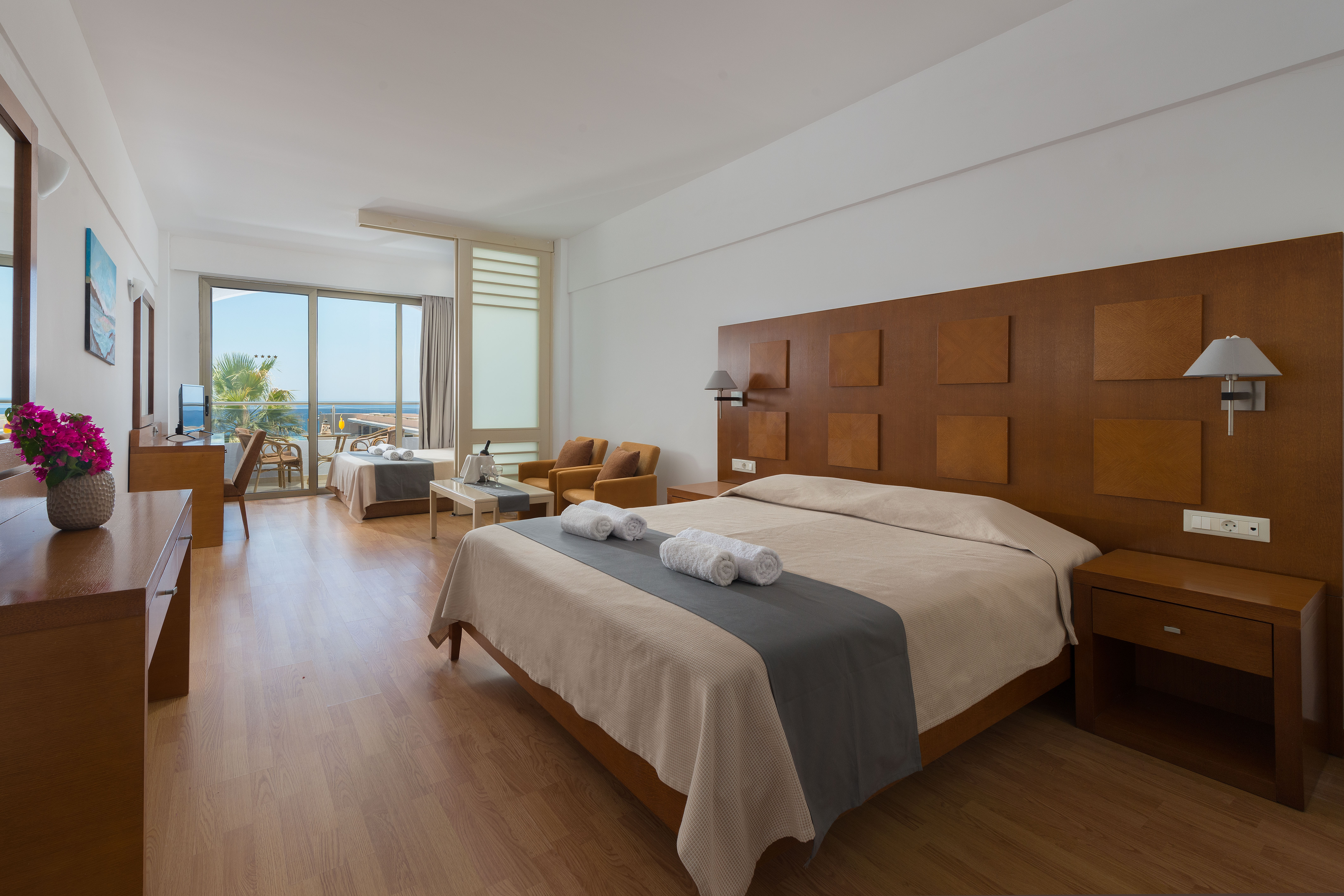 Paralos Rodos Lifestyle