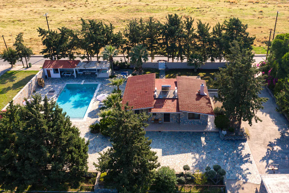Madia Villa