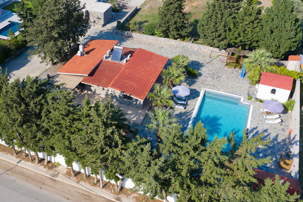 Madia Villa