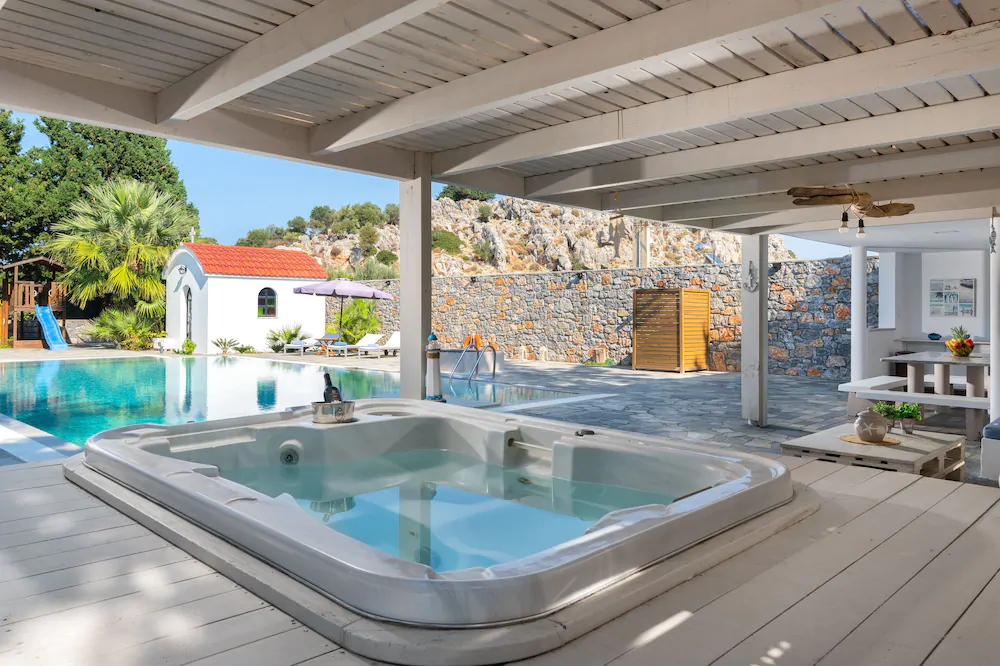 Madia Villa