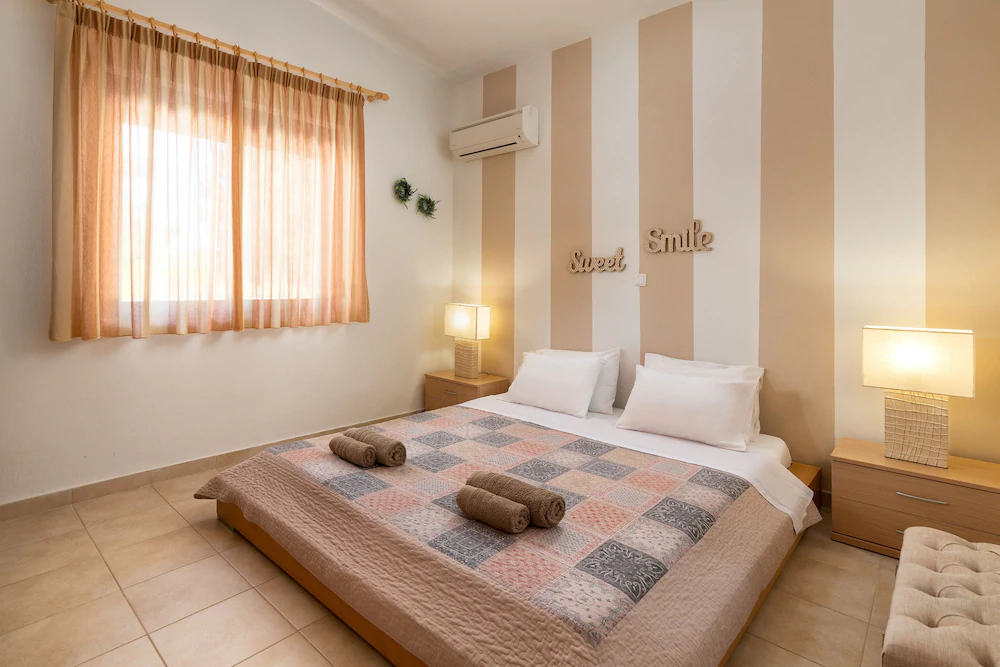 Madia Villa
