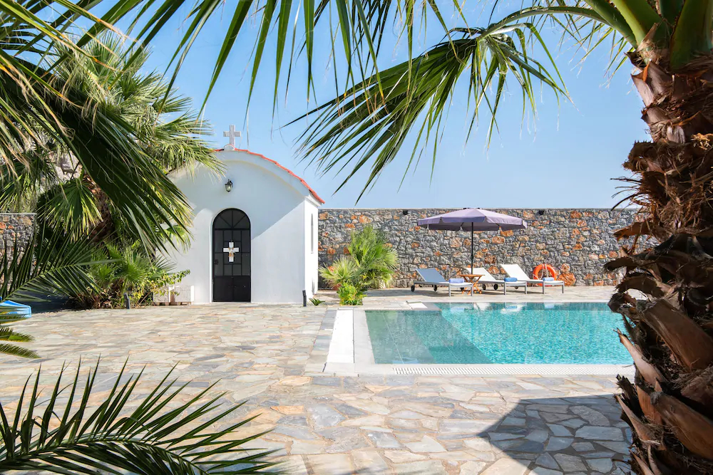 Madia Villa