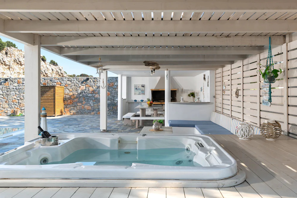 Madia Villa
