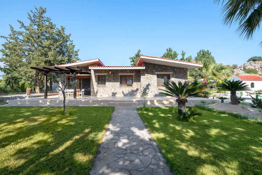 Madia Villa