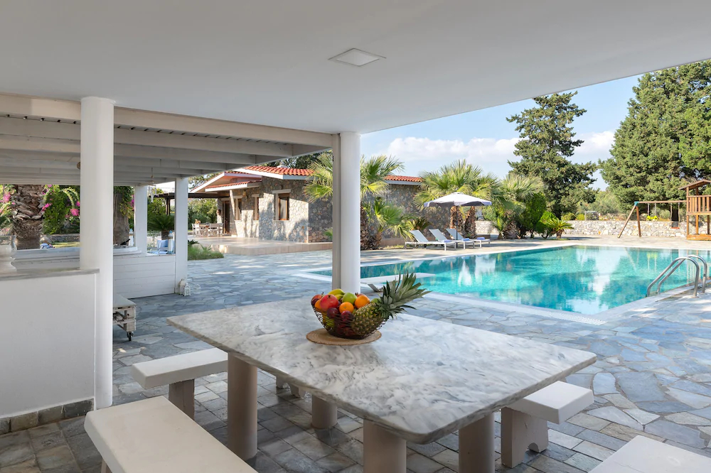 Madia Villa