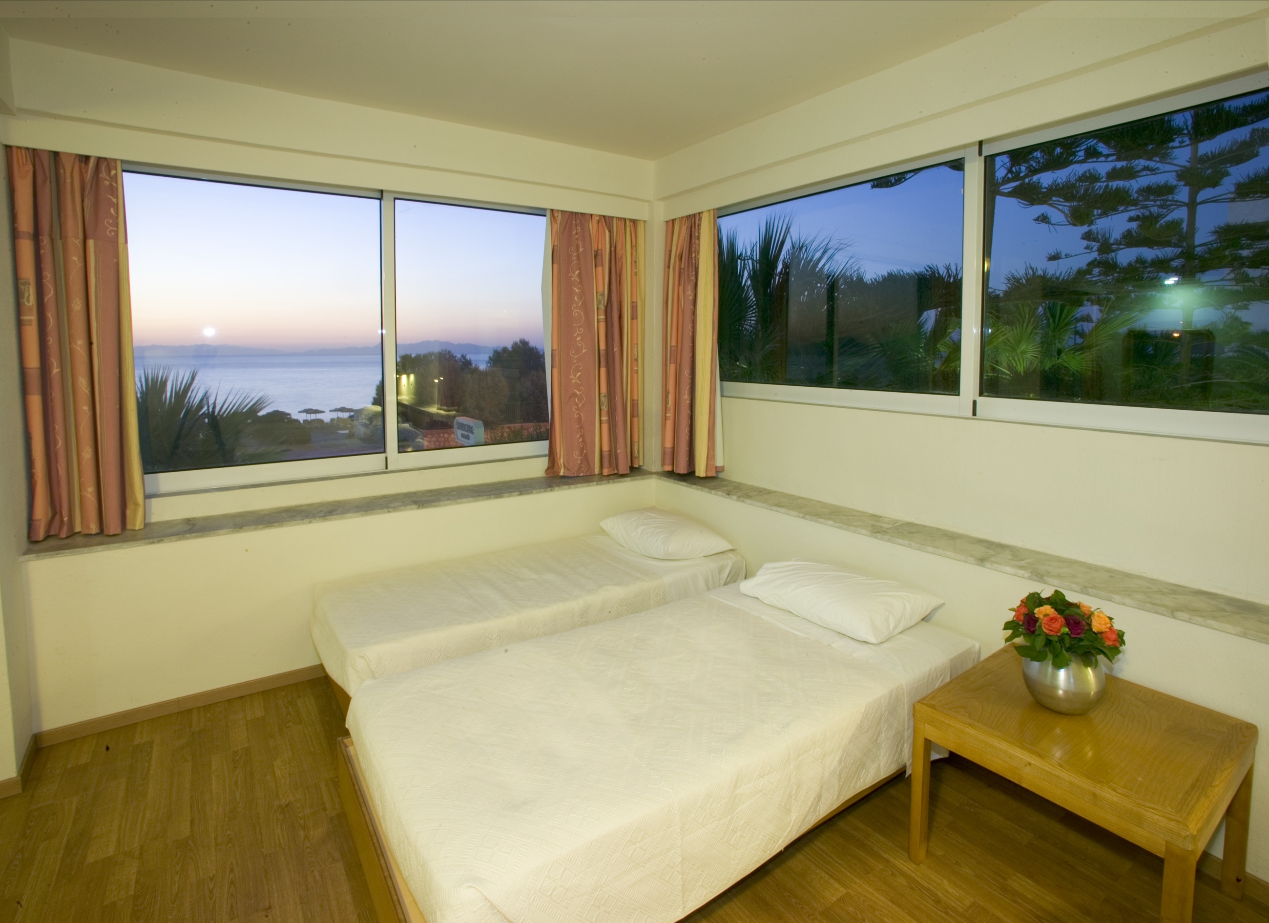 Sirene Beach Hotel