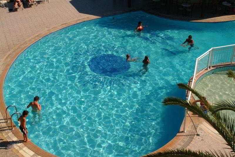 Kamari Plus Hotels