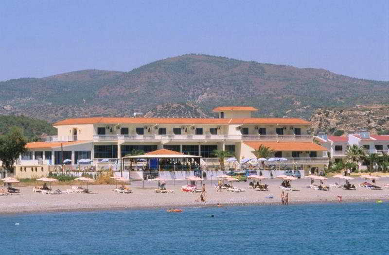 Kamari Plus Hotels