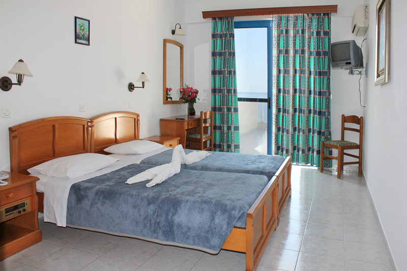Kamari Plus Hotels