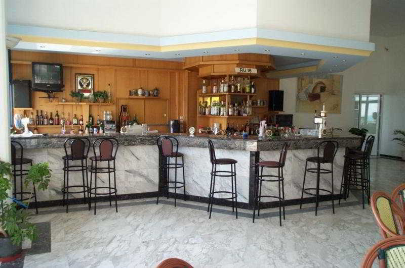 Kamari Plus Hotels