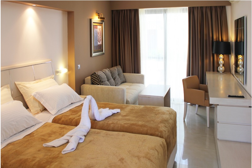 Kamari Plus Hotels