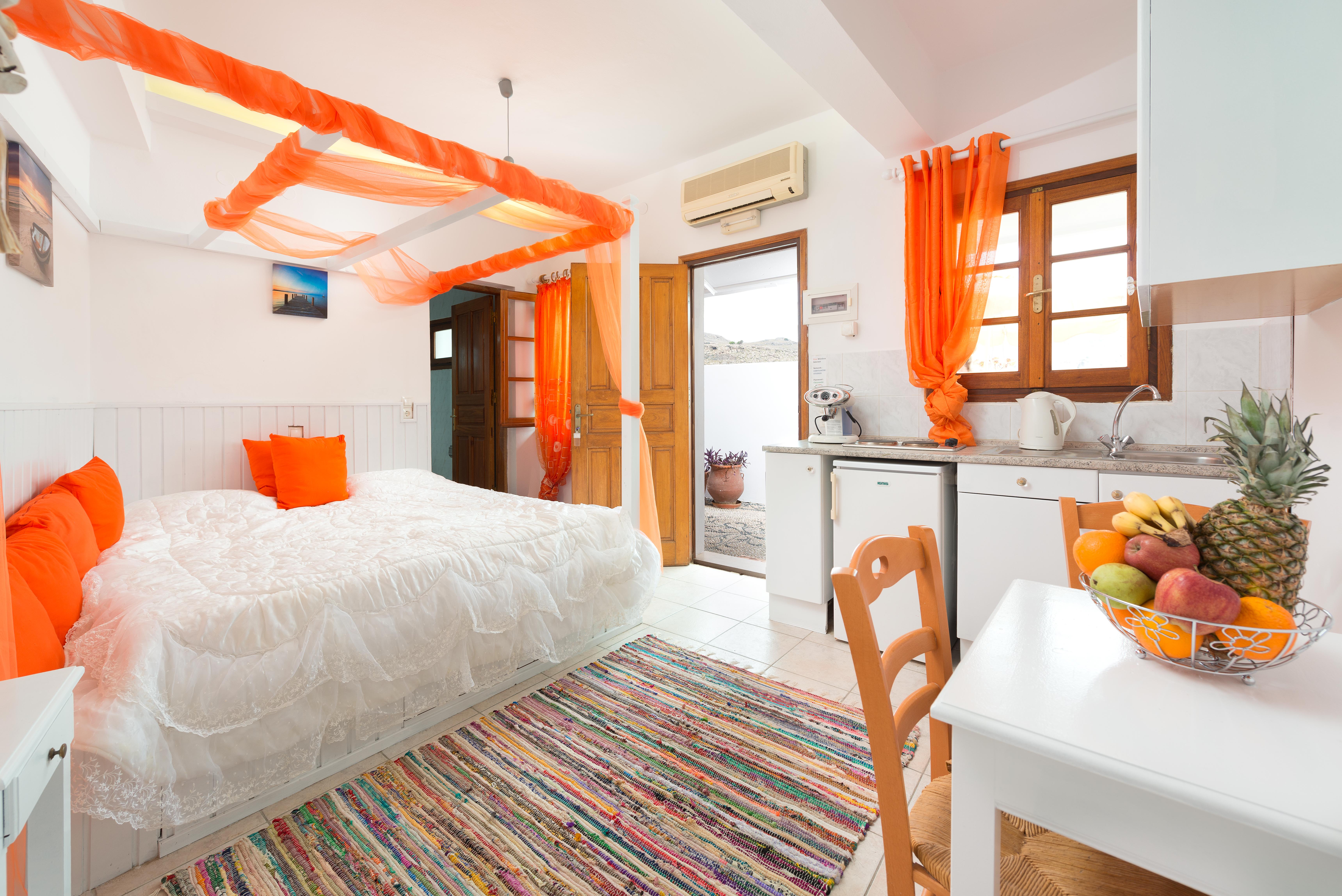 Chrysanthi Luxury Studios Lindos