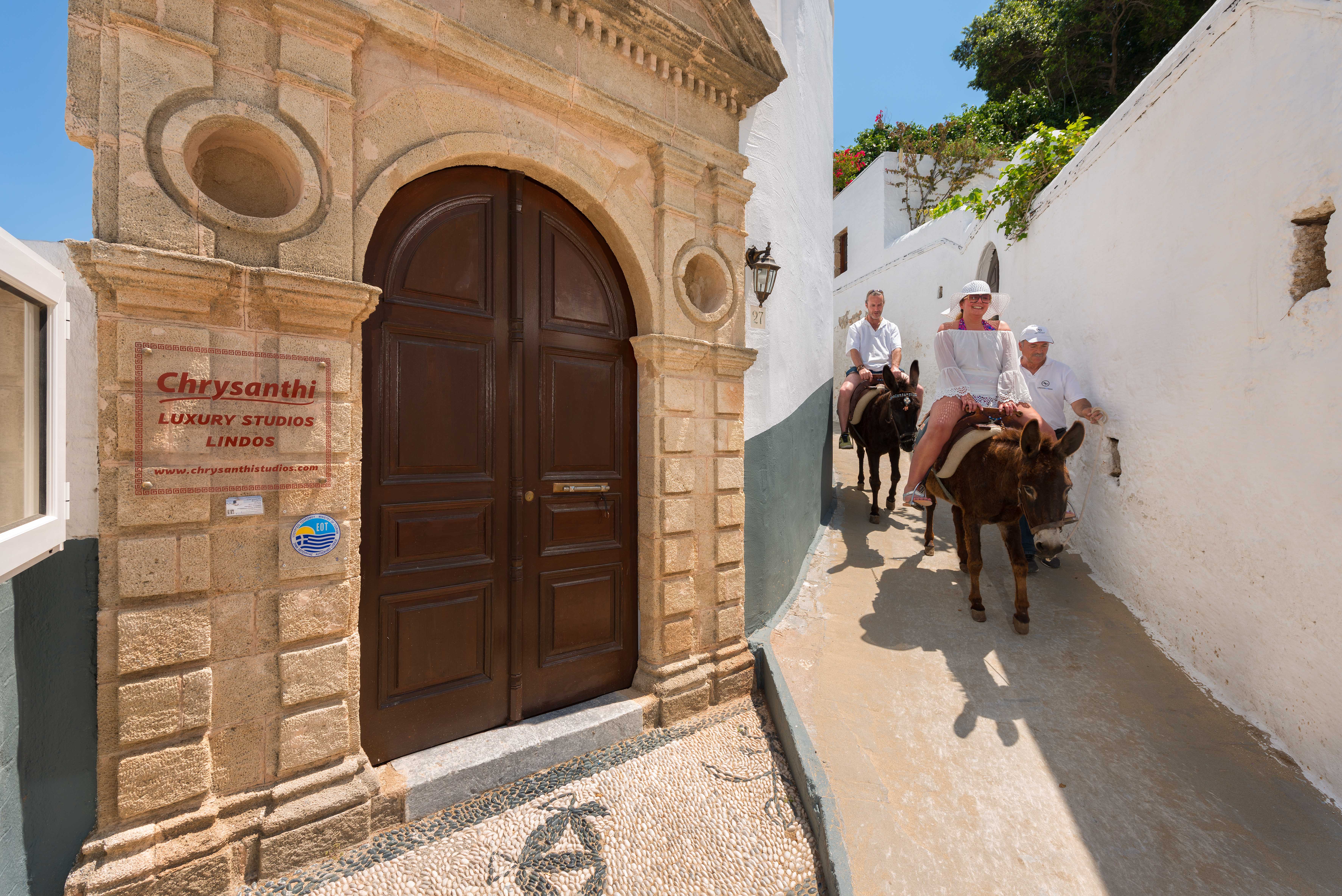 Chrysanthi Luxury Studios Lindos