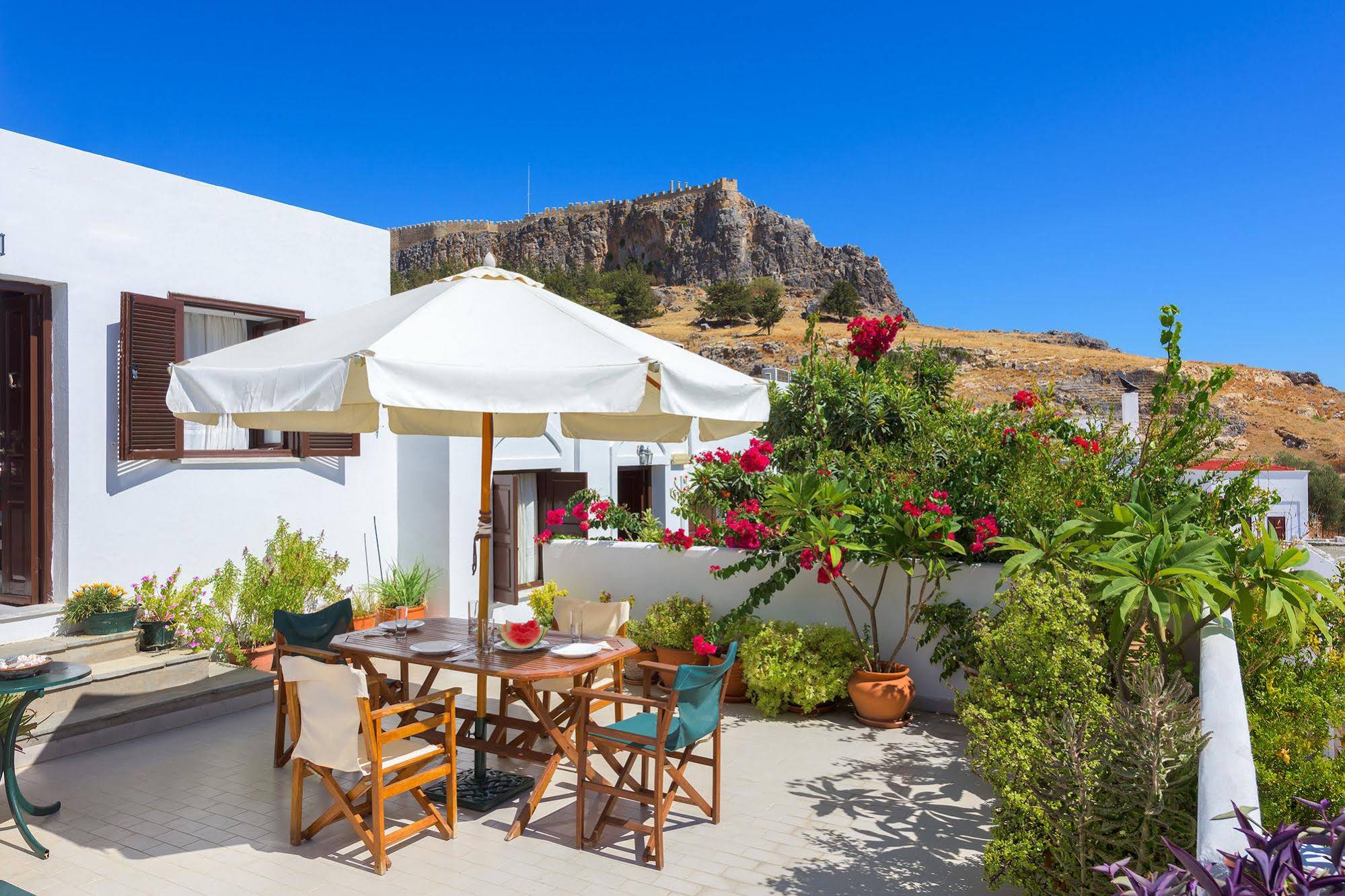 Erato Apartments