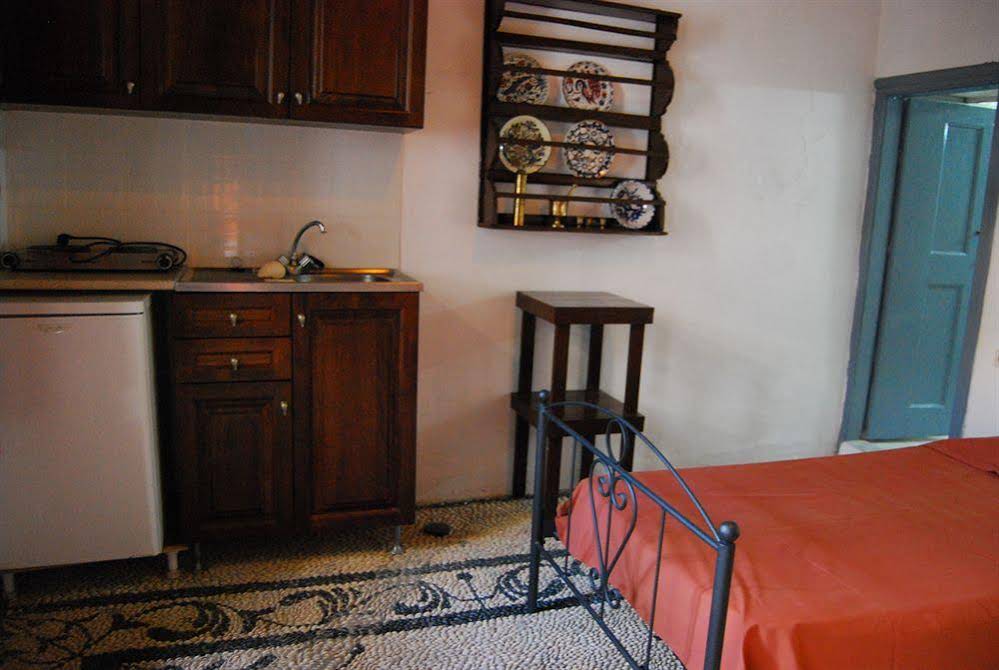 Erato Apartments