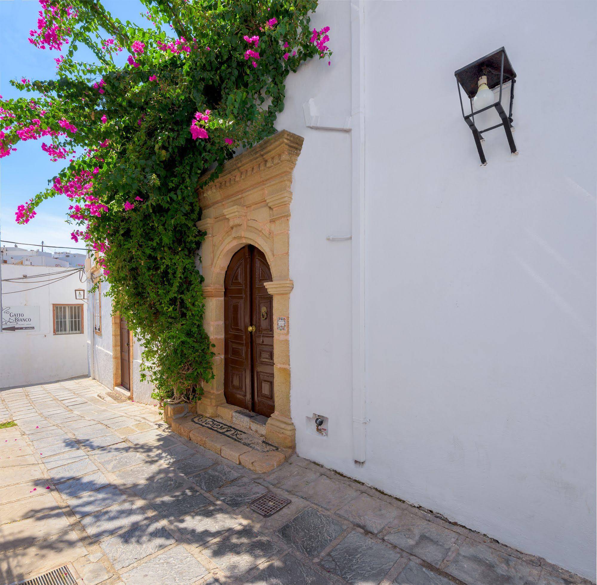 Erato Apartments