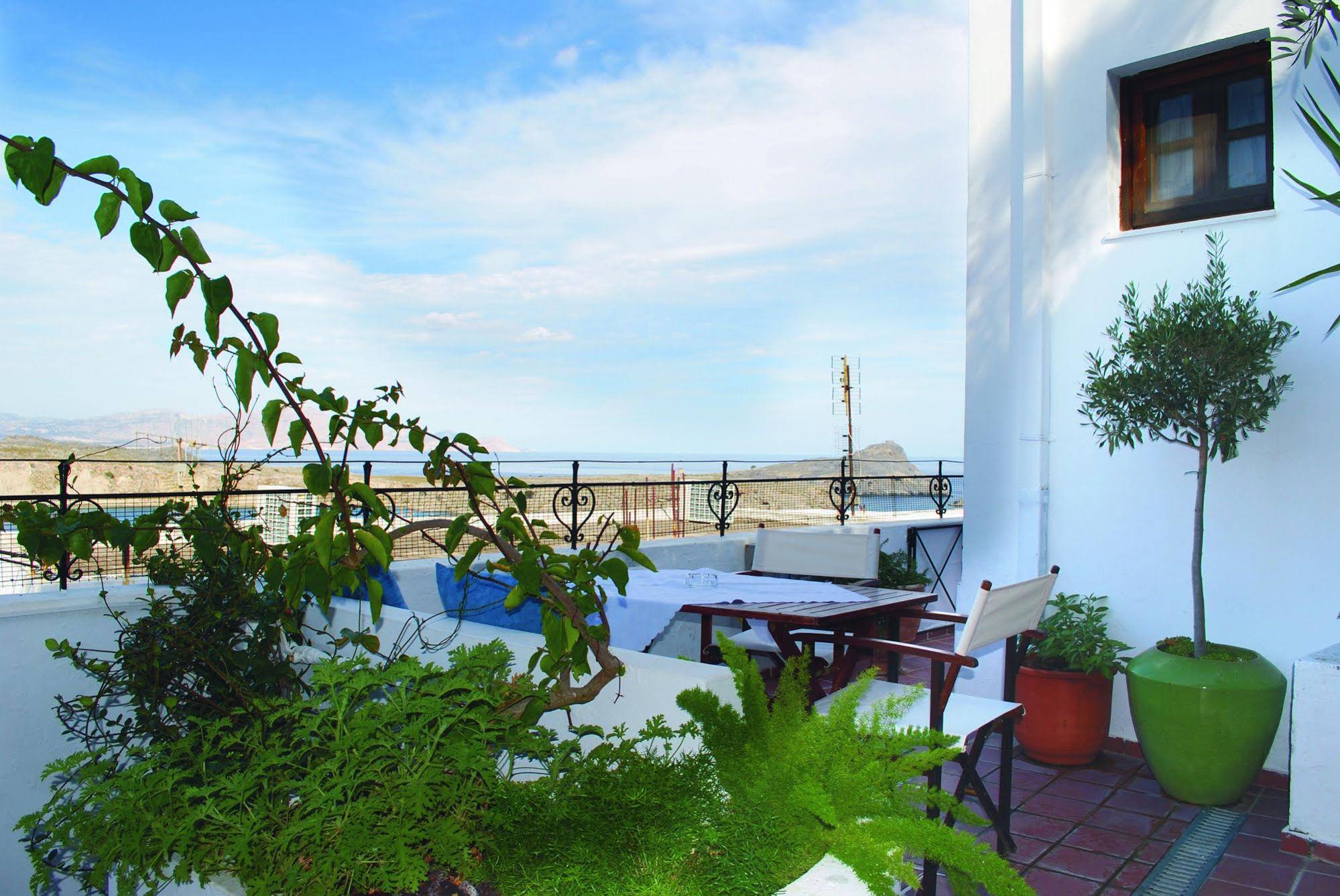 Maris Lindos Suites & Apartments