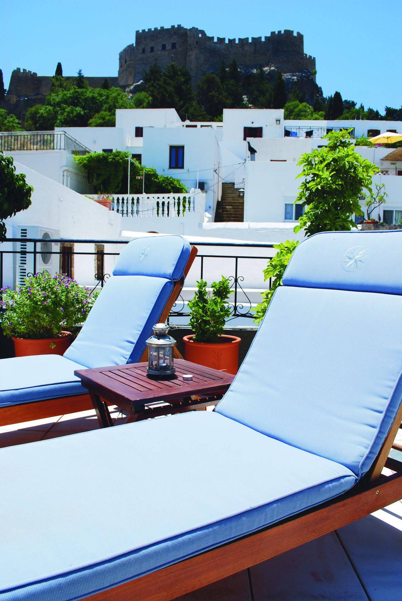 Maris Lindos Suites & Apartments