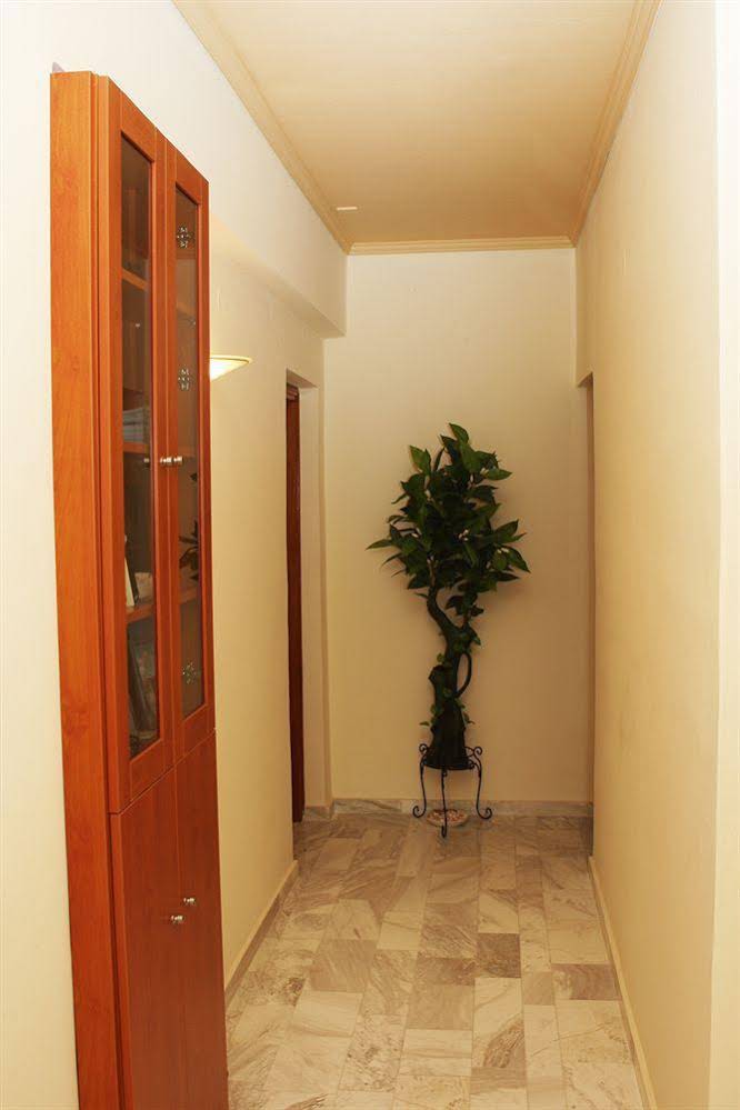 Vlycha Beach Studios & Apartments