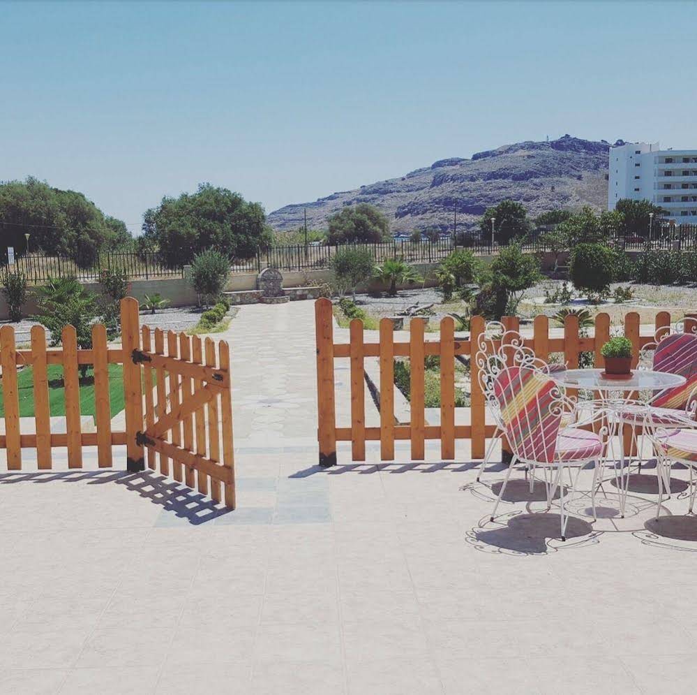 Vlycha Beach Studios & Apartments