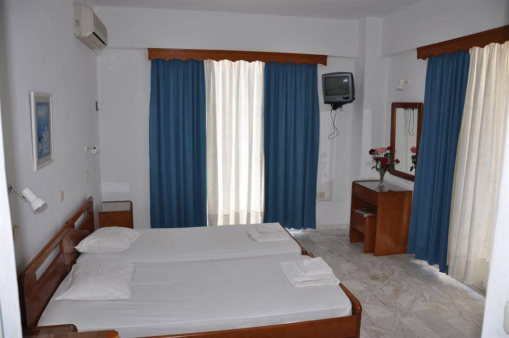 Vlycha Beach Studios & Apartments