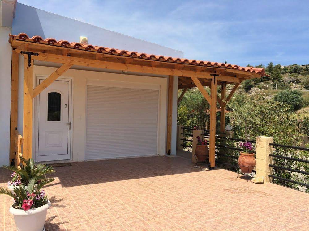 Vlycha Beach Studios & Apartments